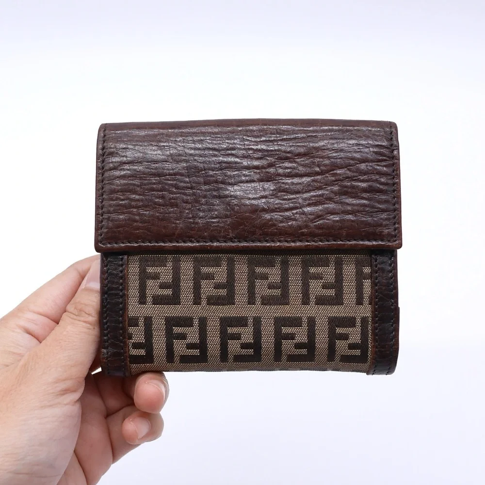 🍓FENDI Zucca Compact Wallet - Picture 2 of 8